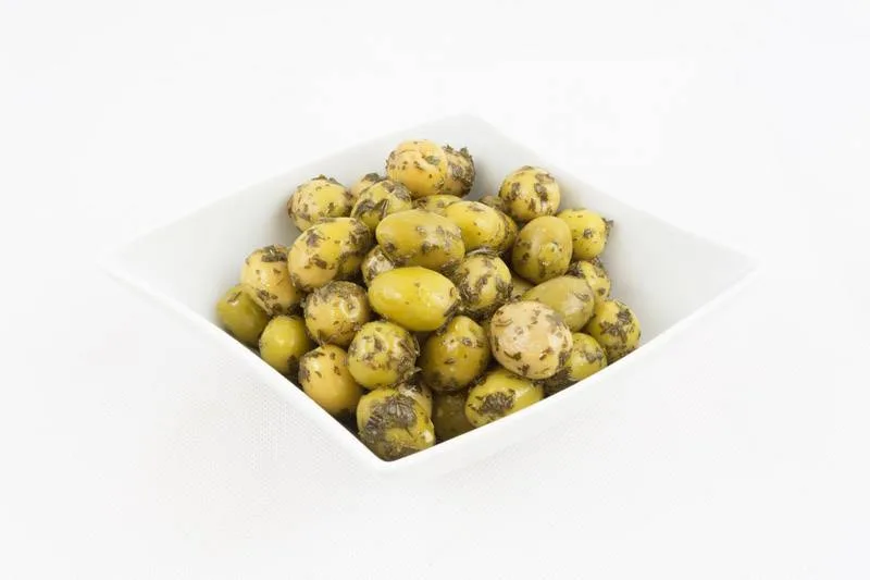 Cracked olives with garlic powder, calibre 19/21 10 kg