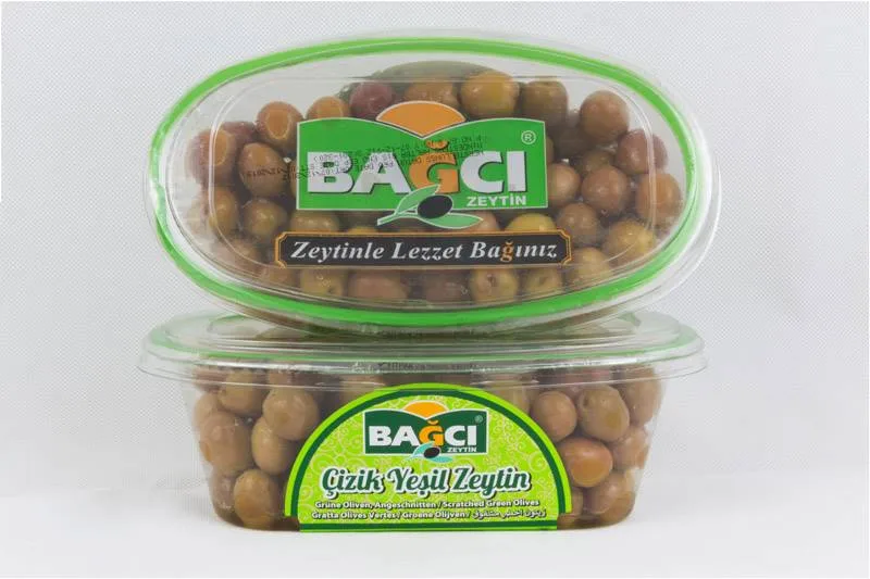 Green scored olives PET bottle 700 g